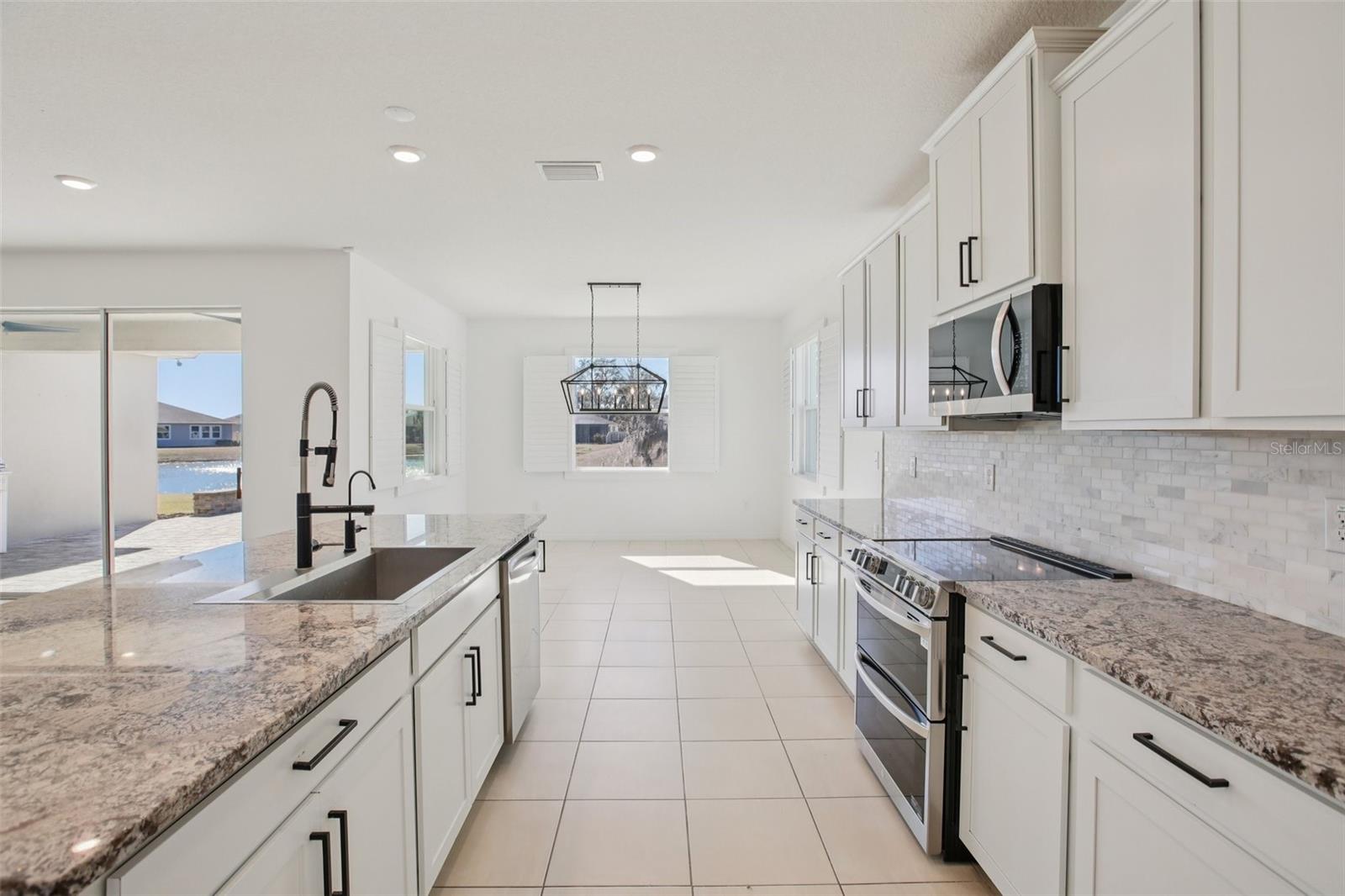 10747 Laxer Cay Loop Property Photo 21