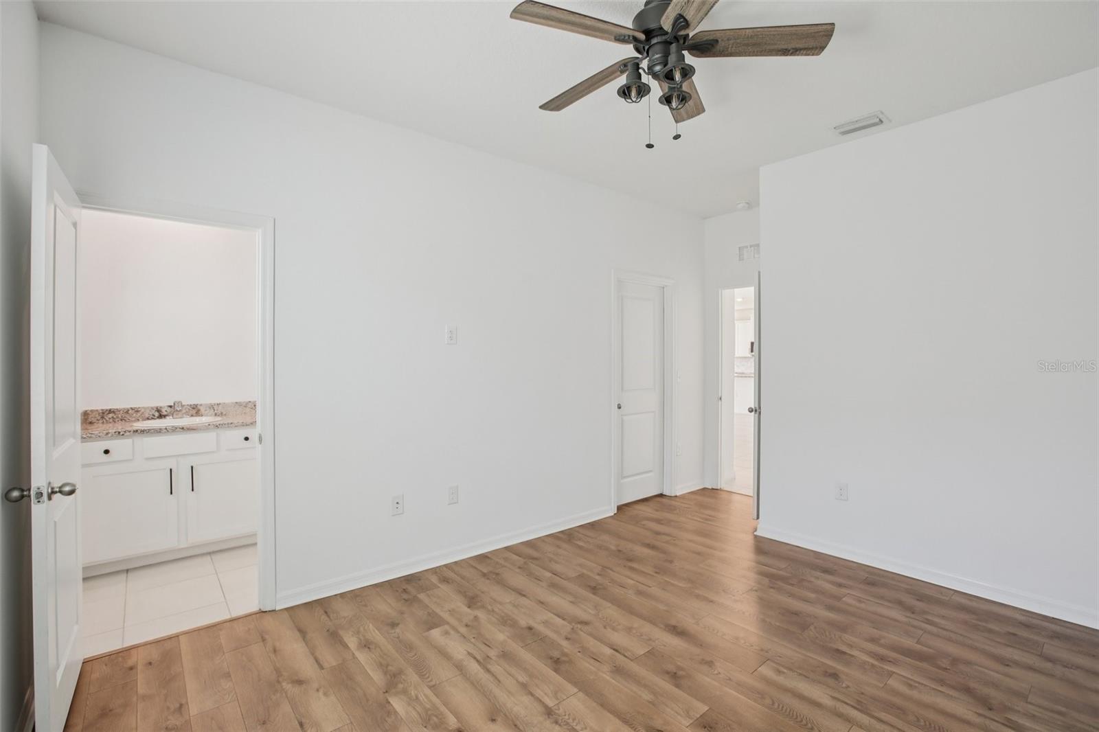 10747 Laxer Cay Loop Property Photo 28