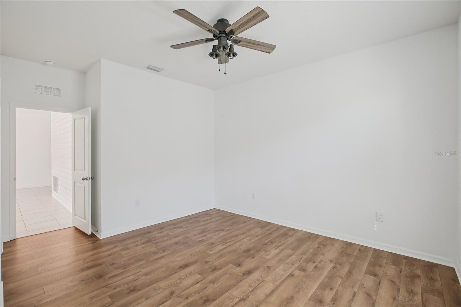 10747 Laxer Cay Loop Property Photo 29
