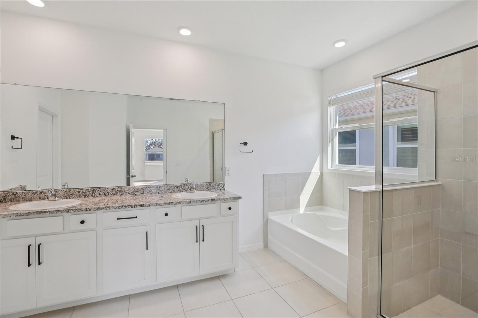 10747 Laxer Cay Loop Property Photo 35