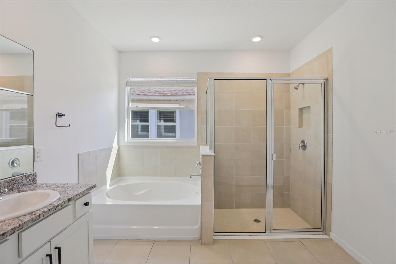 10747 Laxer Cay Loop Property Photo 36