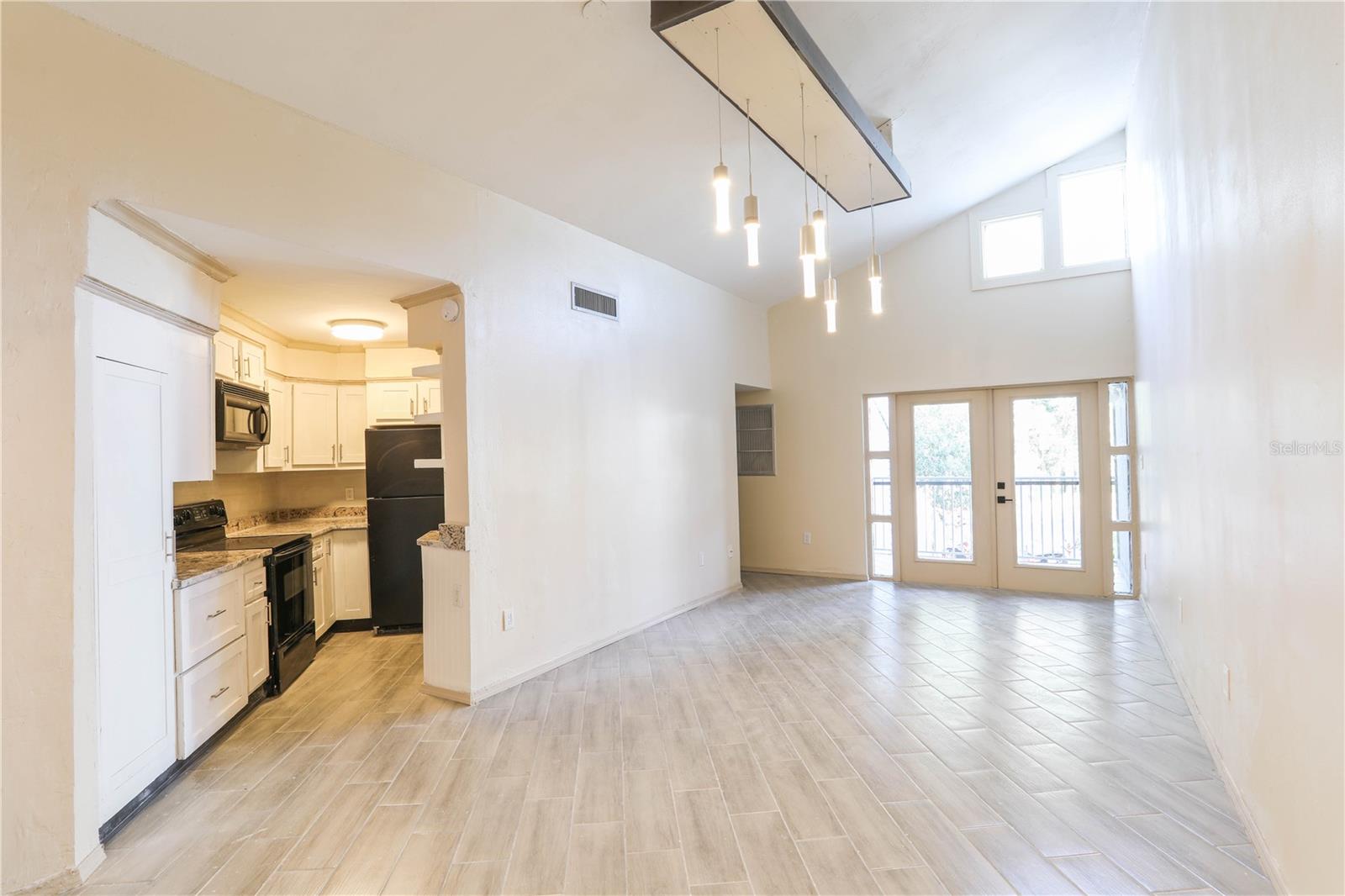3655 Atrium Dr #2 Property Photo 3