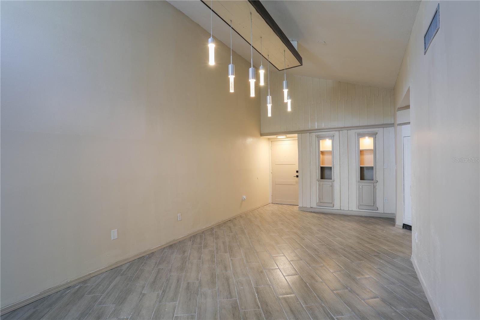 3655 Atrium Dr #2 Property Photo 4
