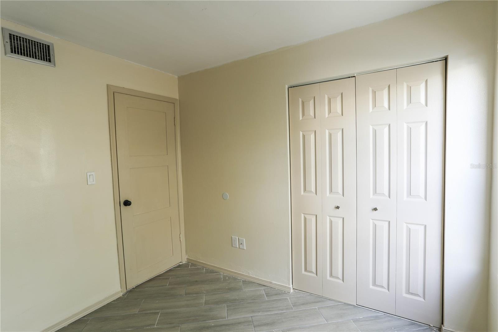 3655 Atrium Dr #2 Property Photo 8