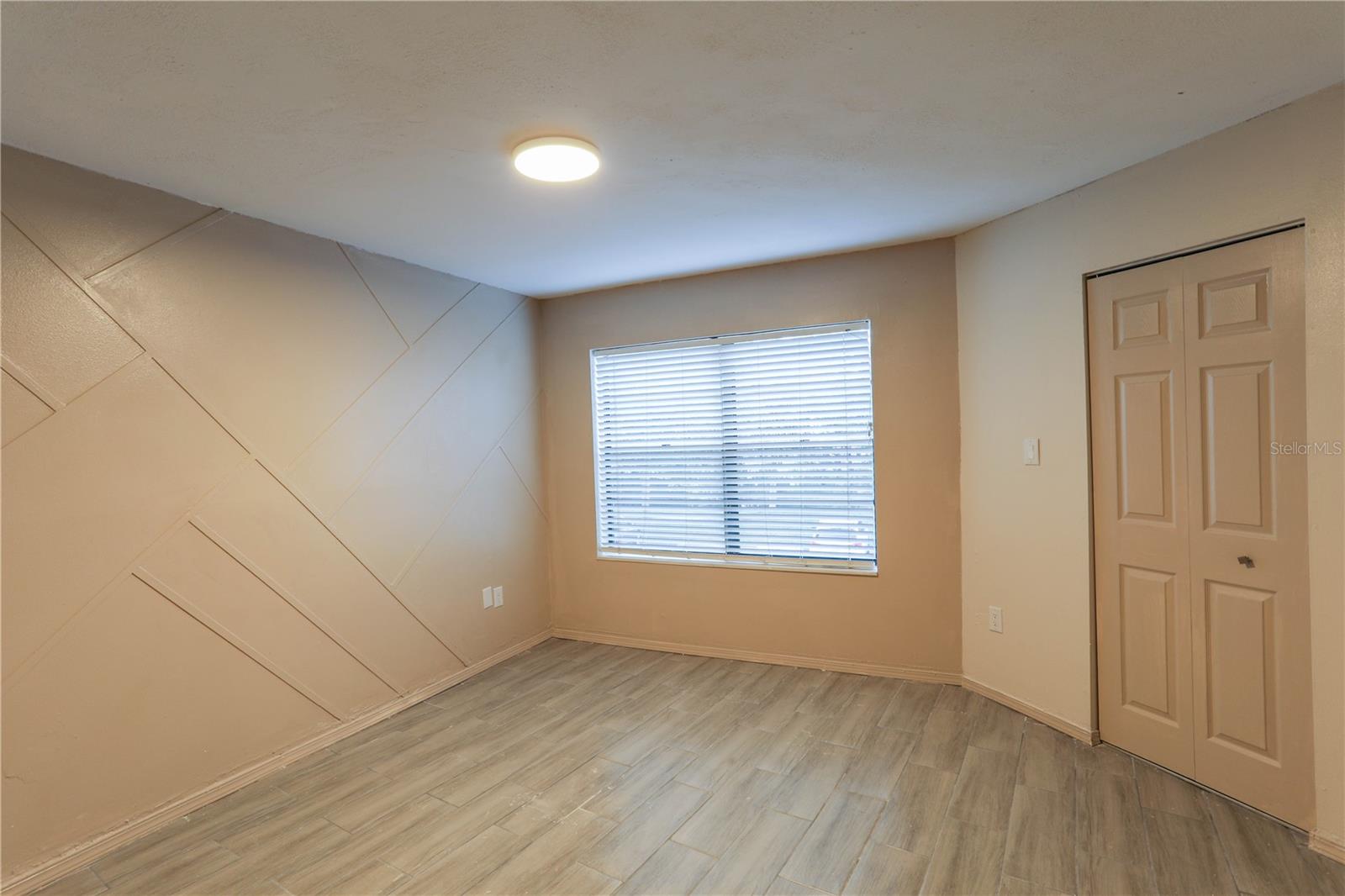3655 Atrium Dr #2 Property Photo 9