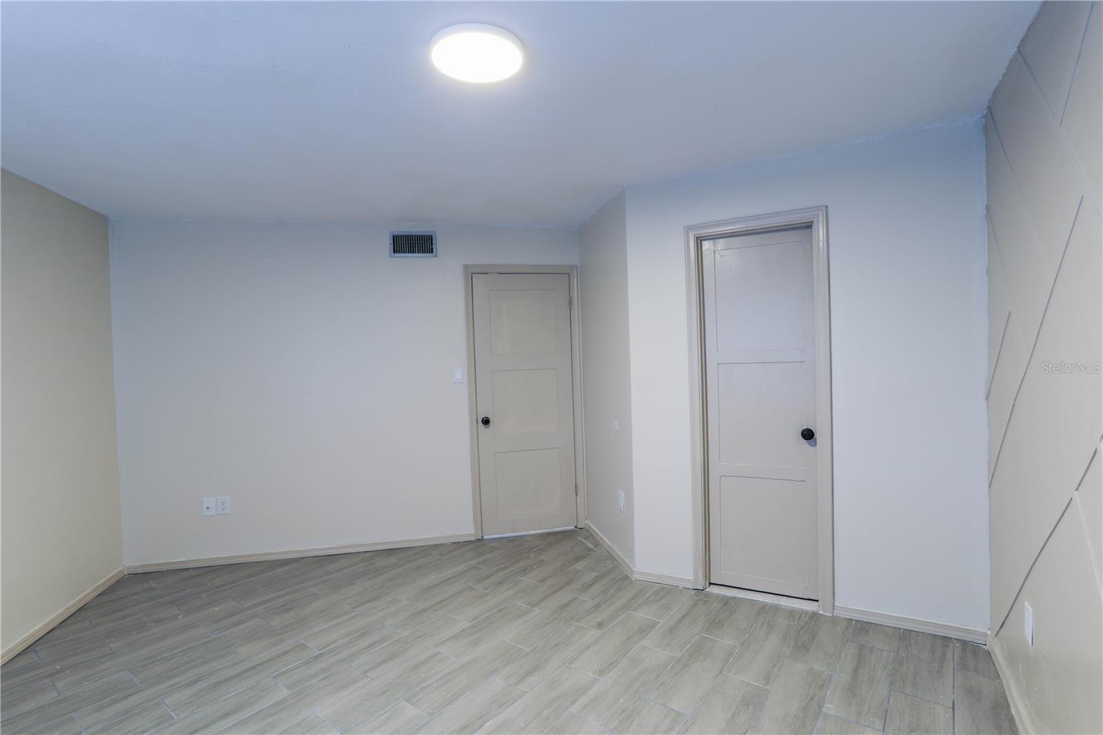 3655 Atrium Dr #2 Property Photo 10
