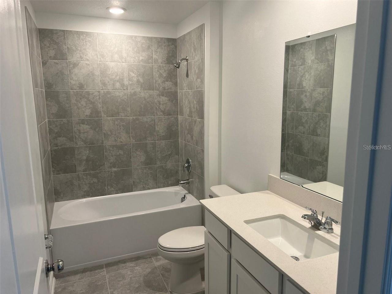 1756 White Water Ct Property Photo 5