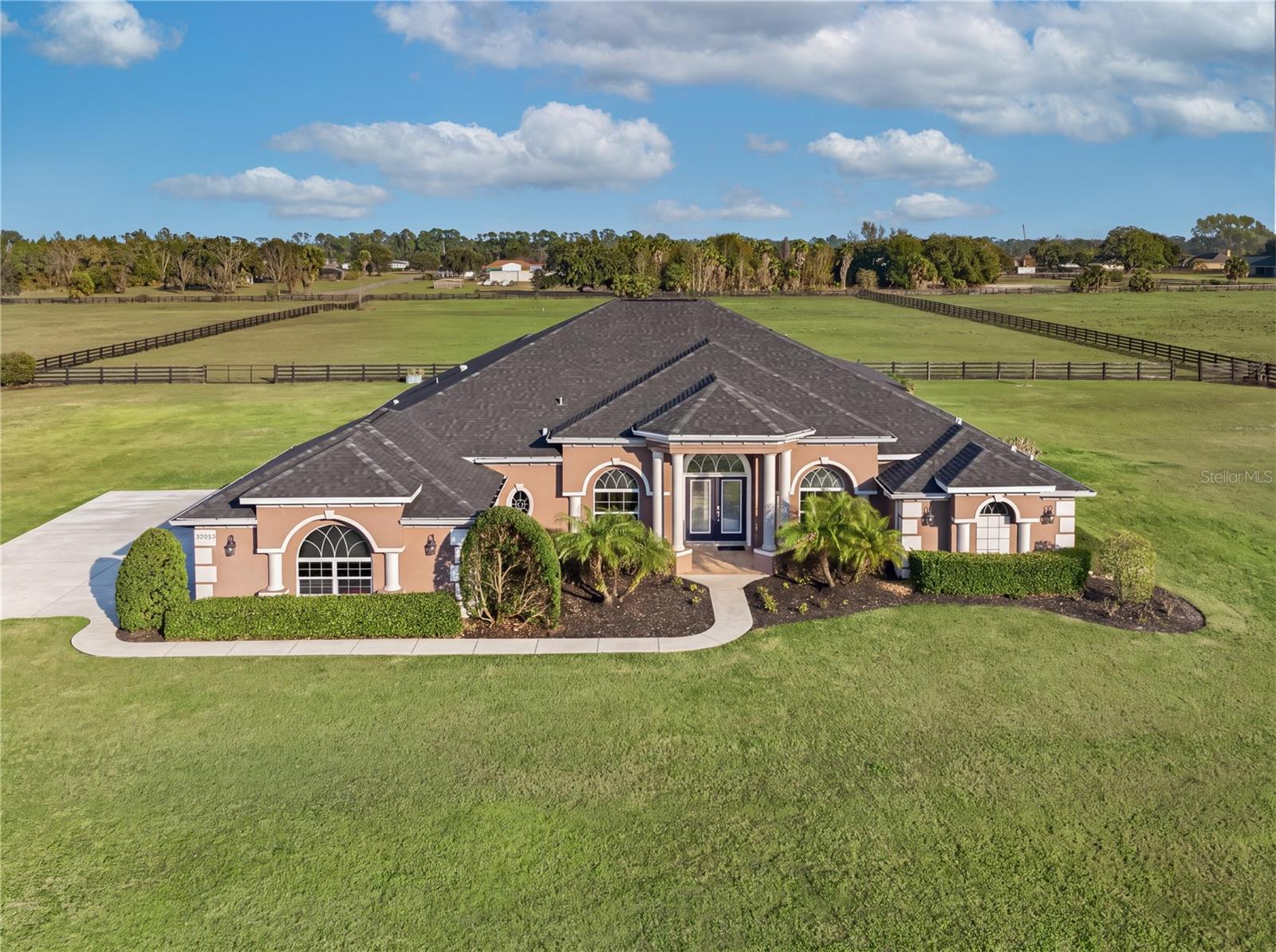 29222 Can Do Ln Property Photo 1