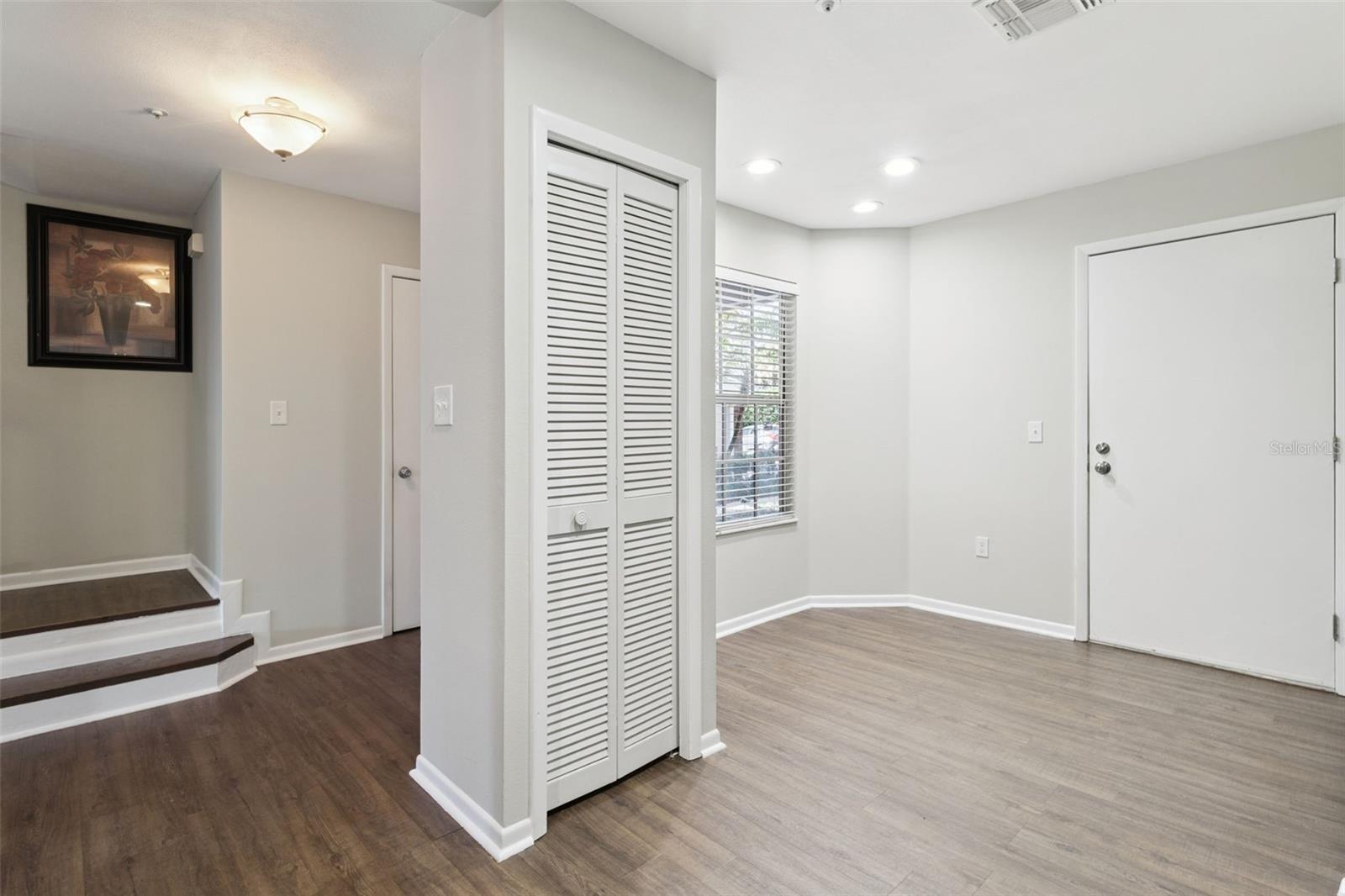 683 Post Oak Cir #117 Property Photo 6