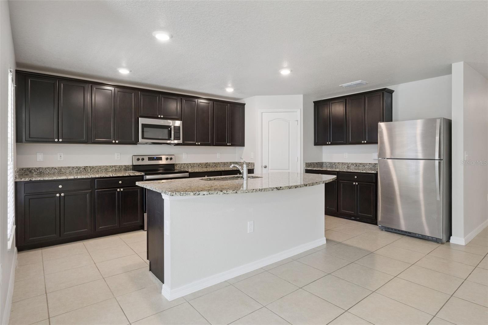 12023 Indian Grass Way Property Photo 5
