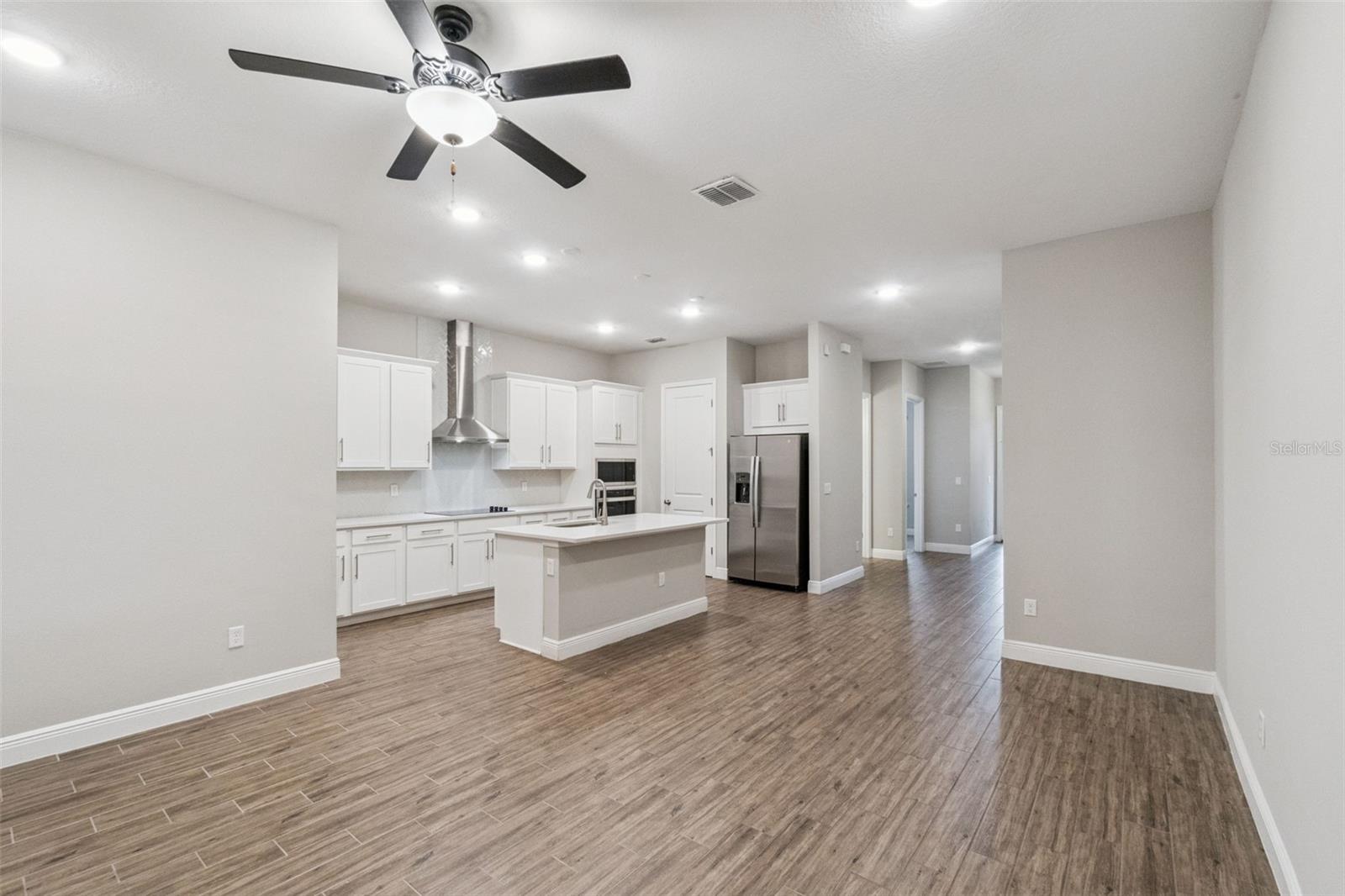 6447 Cyrils Dr Property Photo 4