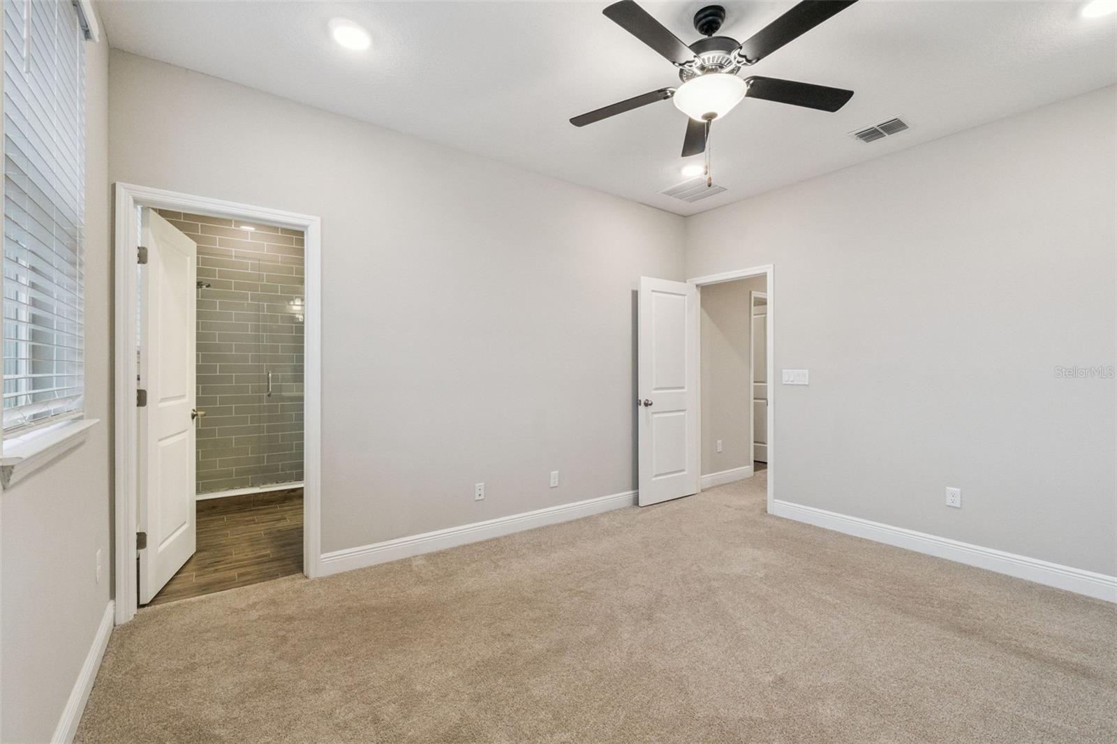 6447 Cyrils Dr Property Photo 7