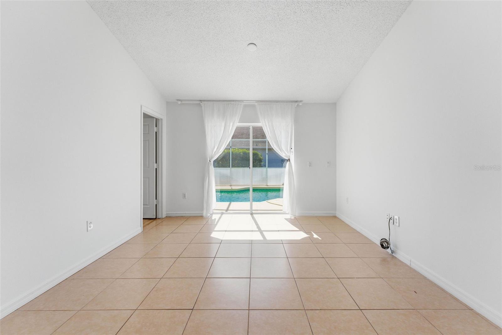 1043 Soaring Eagle Ln Property Photo 14