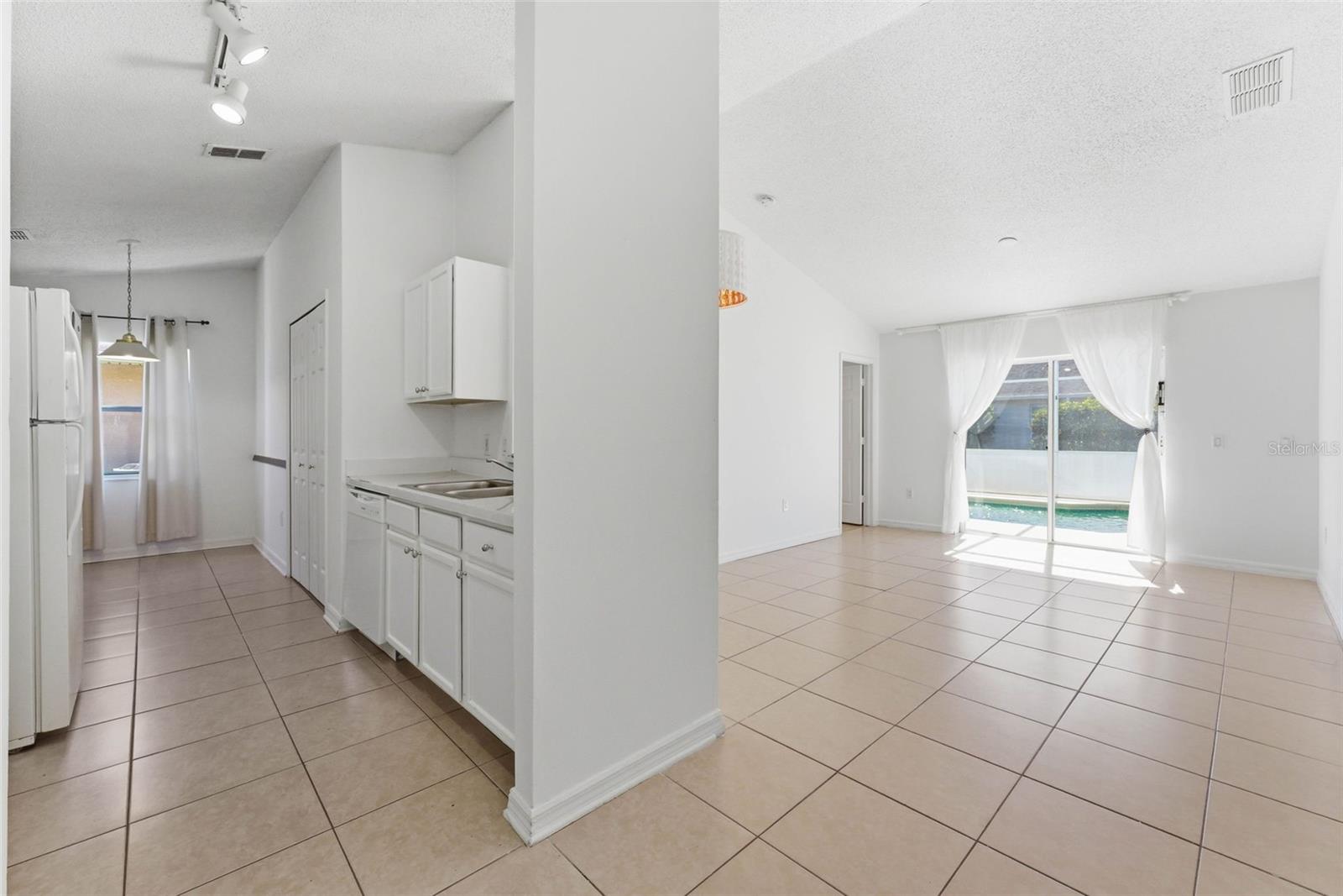 1043 Soaring Eagle Ln Property Photo 16