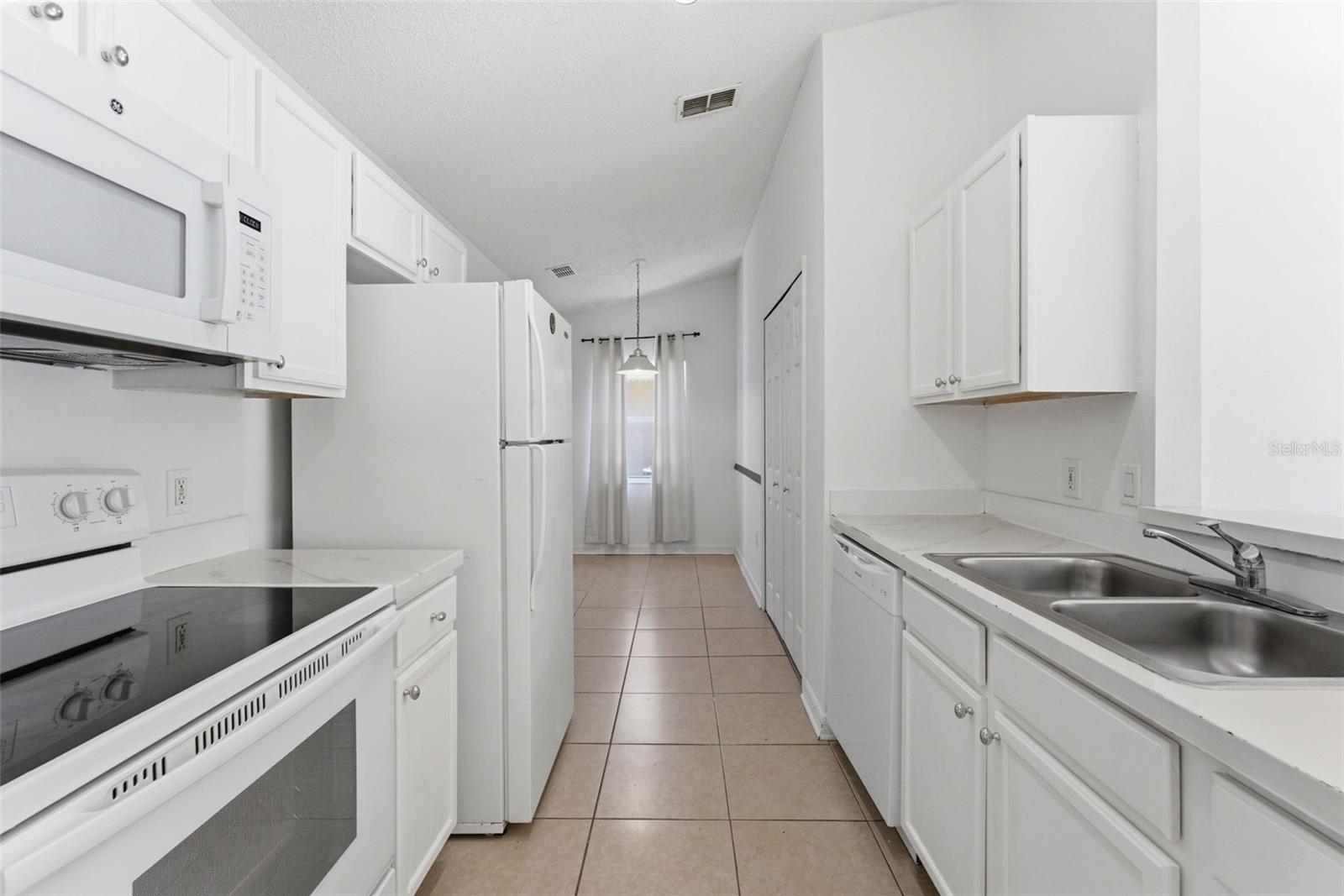 1043 Soaring Eagle Ln Property Photo 17