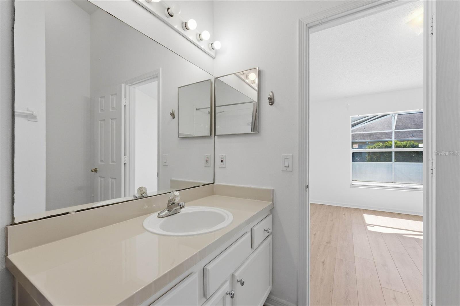 1043 Soaring Eagle Ln Property Photo 31