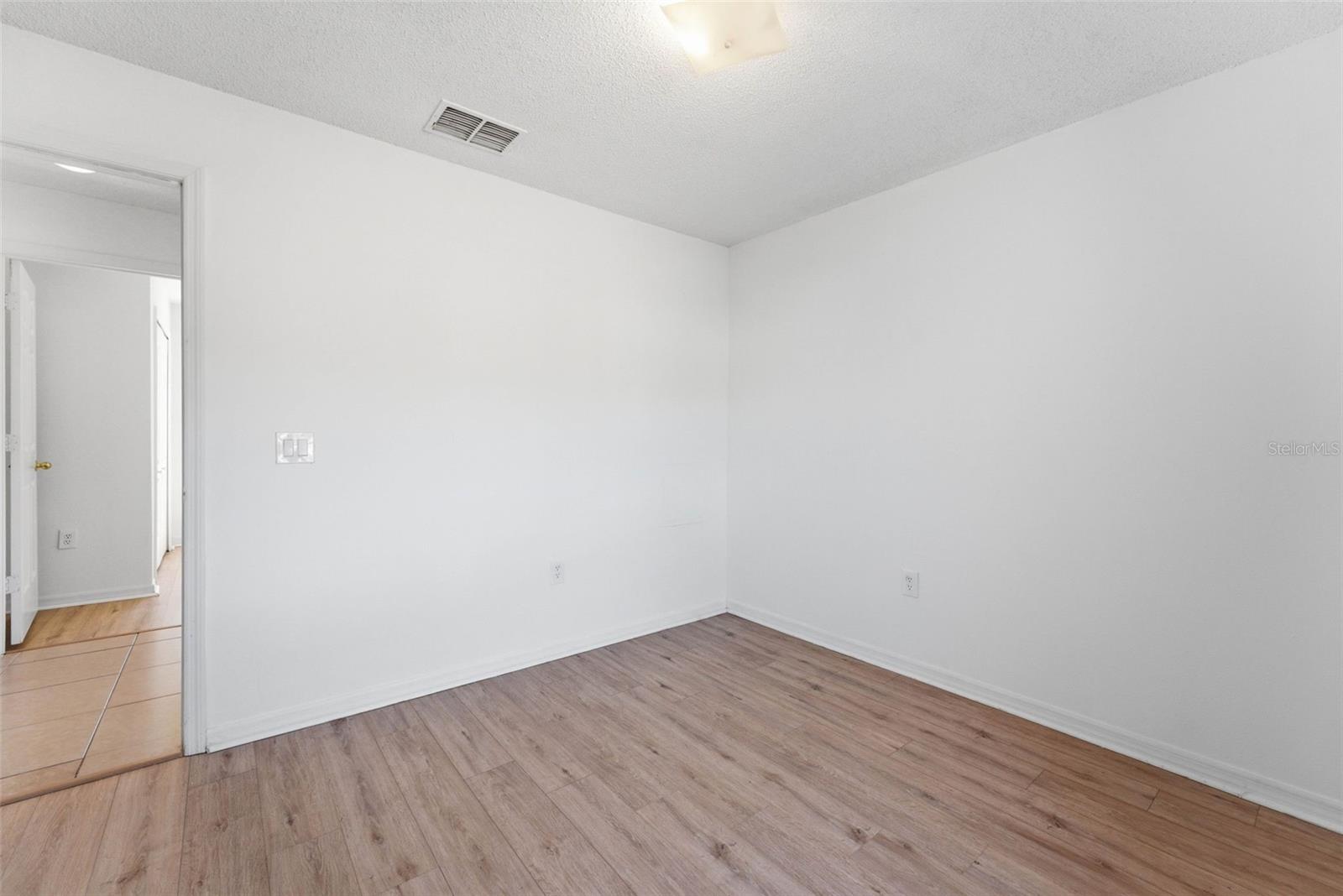 1043 Soaring Eagle Ln Property Photo 43