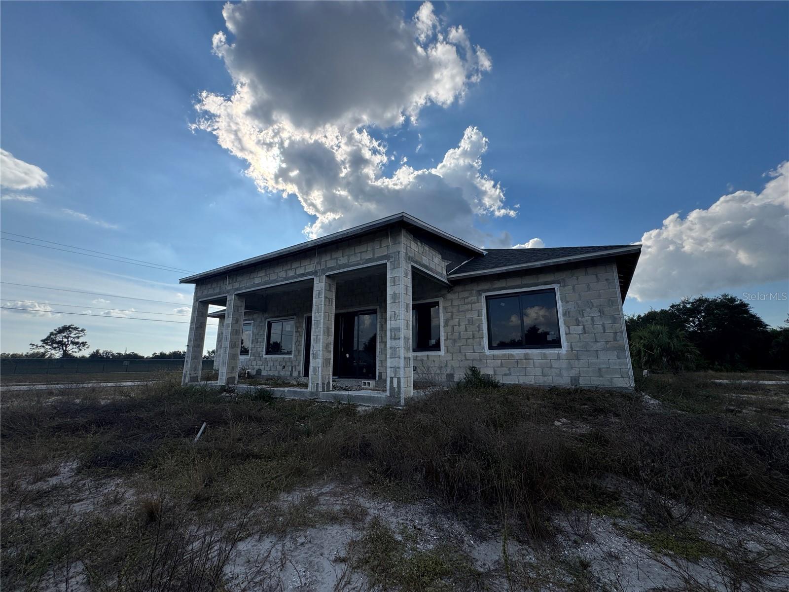 O6380479 Property Photo 2