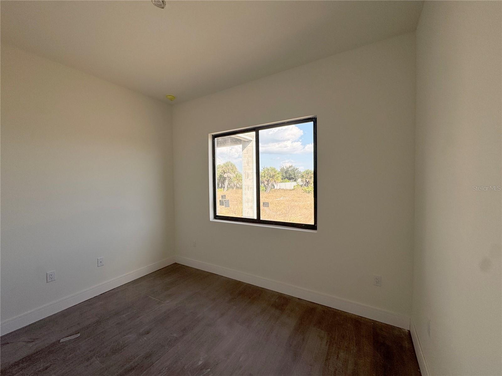 O6380479 Property Photo 19