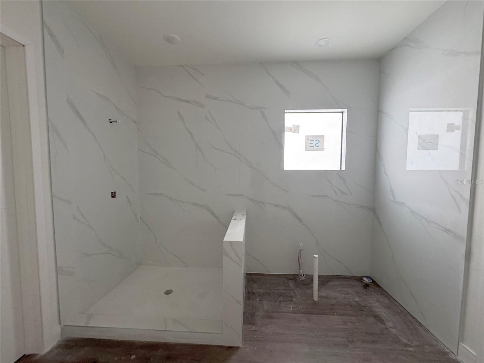 O6380479 Property Photo 23