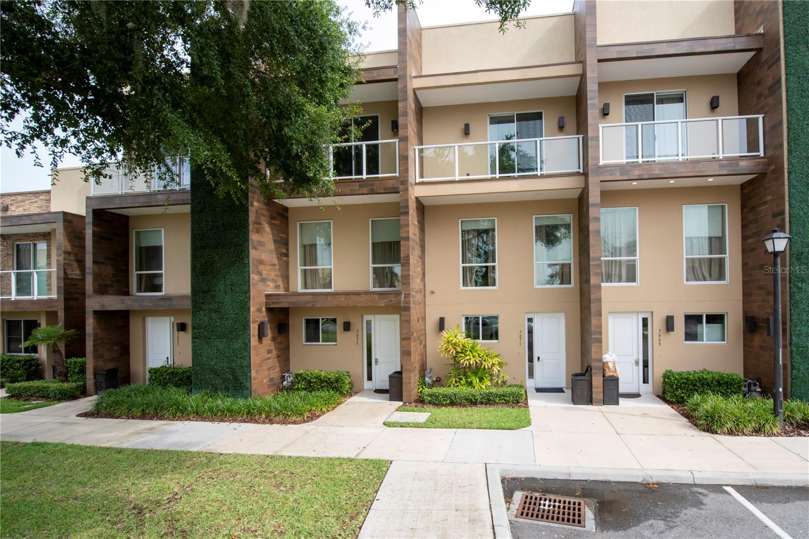 7673 RECIFE DR Property Photo 1