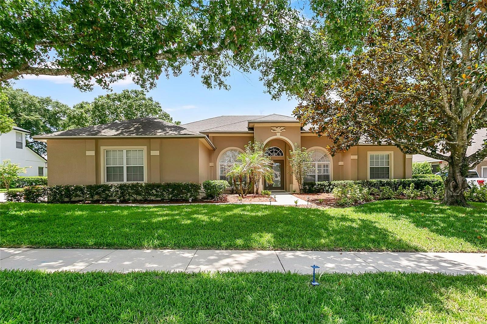 816 MYSTIC OAK PL