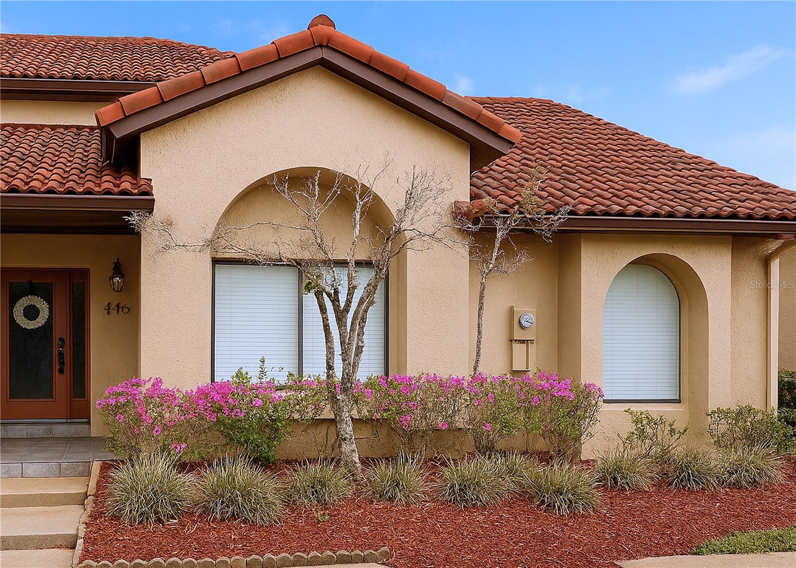 446 Club Dr Property Photo 1