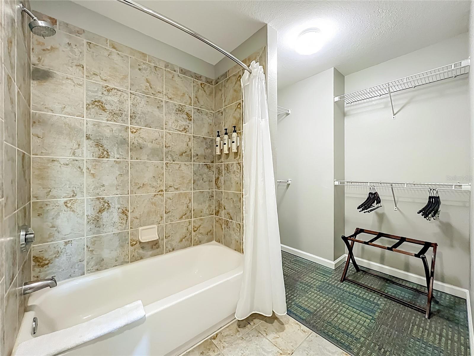 14501 Grove Resort Ave #1518 Property Photo 28