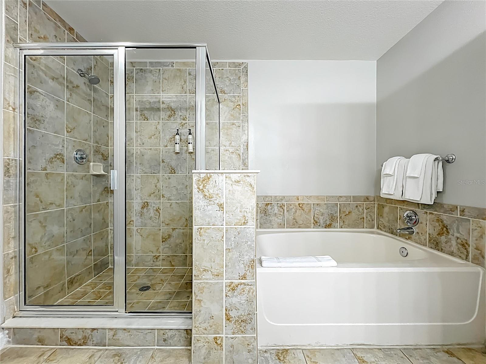 14501 Grove Resort Ave #1518 Property Photo 40