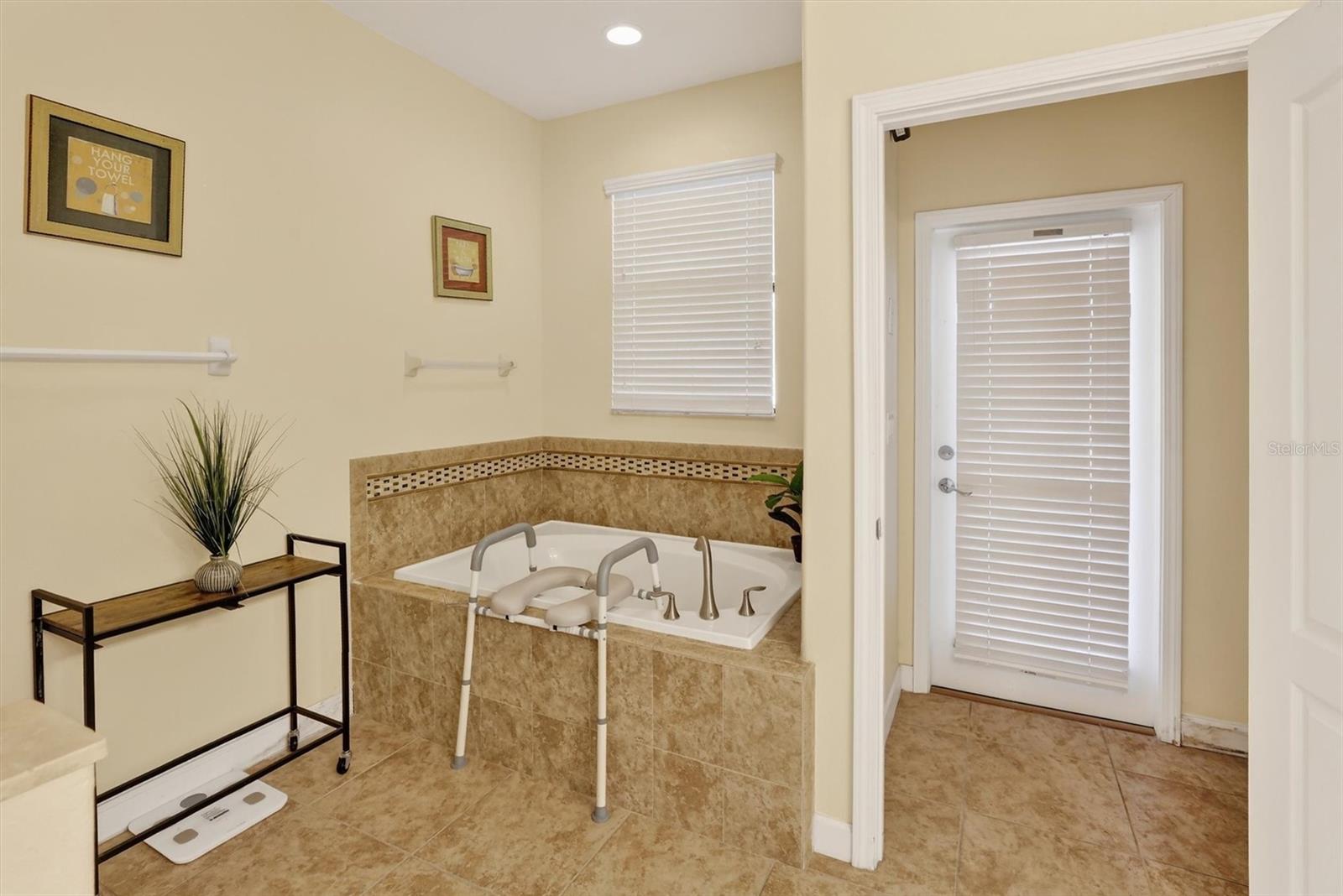 9107 El Caro Ln Property Photo 38