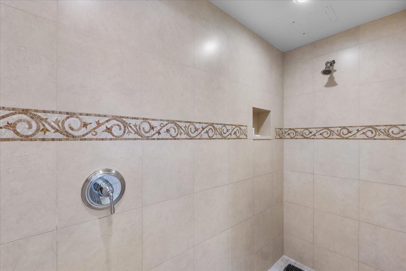 7593 Gathering Dr #1005 Property Photo 17