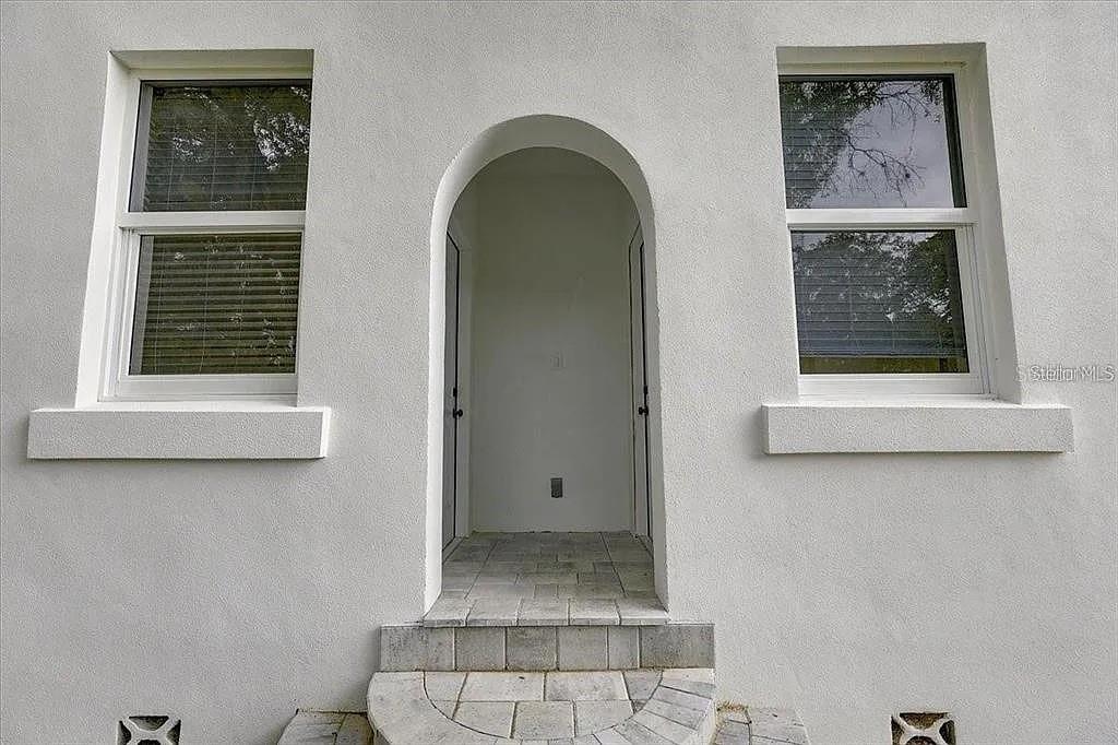 1862 6th St Property Photo 4