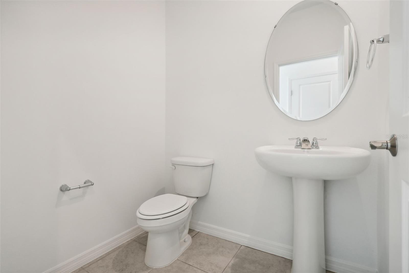 877 Castleford Ave Ne Property Photo 15