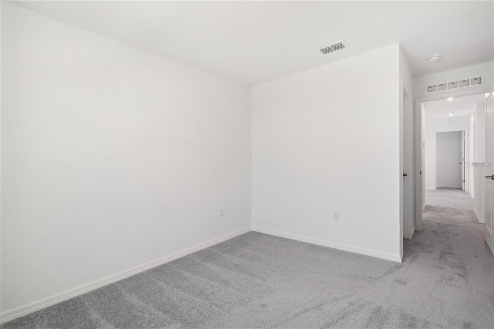 877 Castleford Ave Ne Property Photo 22