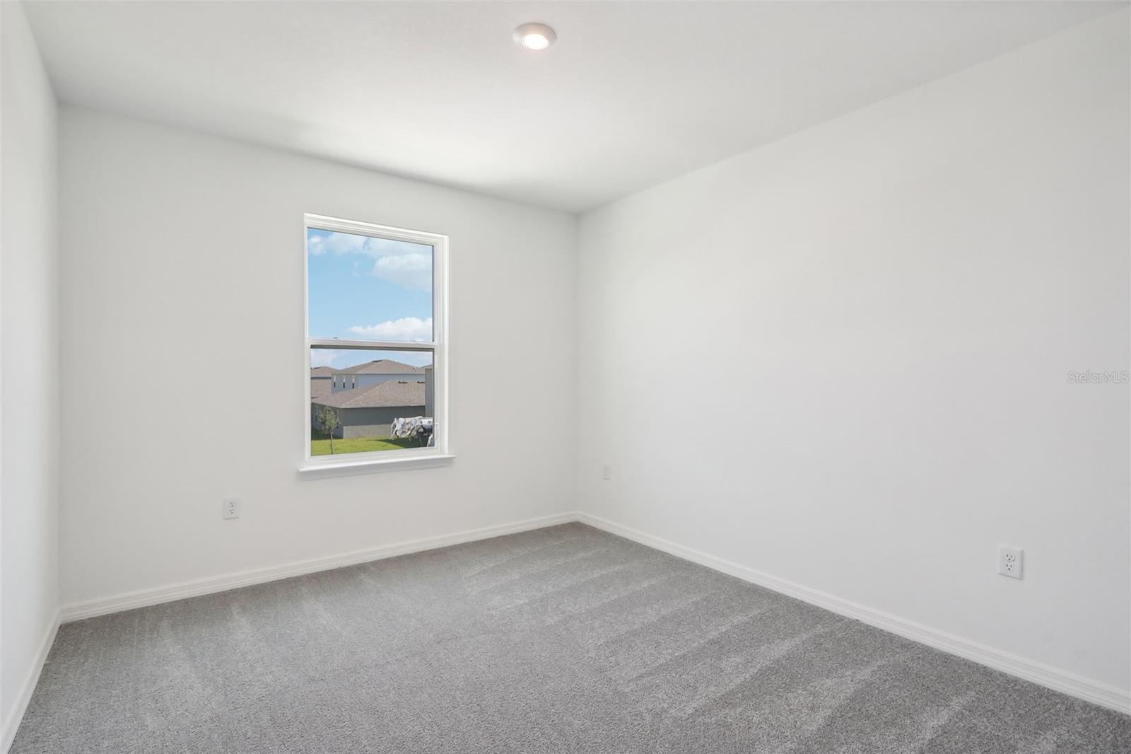 877 Castleford Ave Ne Property Photo 24