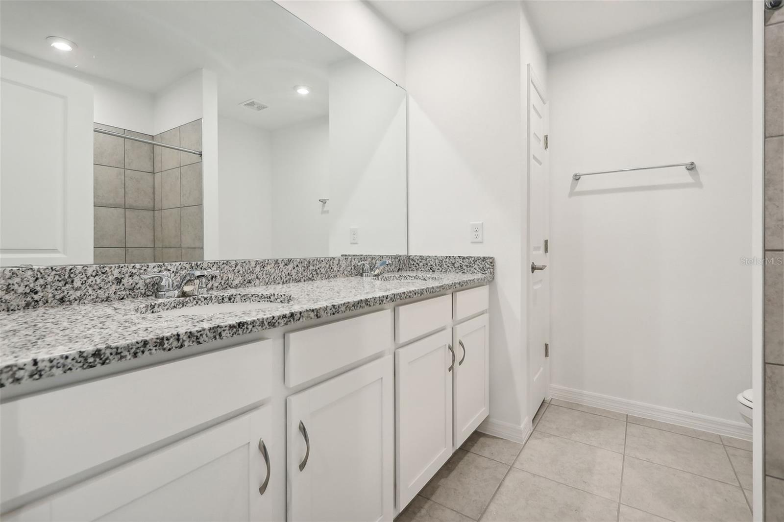 877 Castleford Ave Ne Property Photo 27