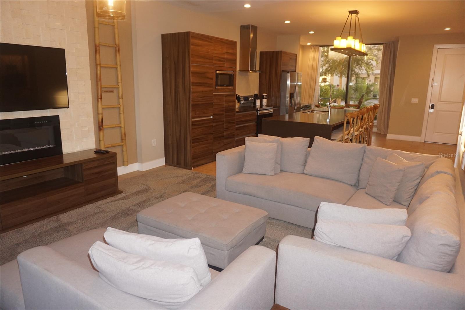 3051 Rockefeller Way Property Photo 5