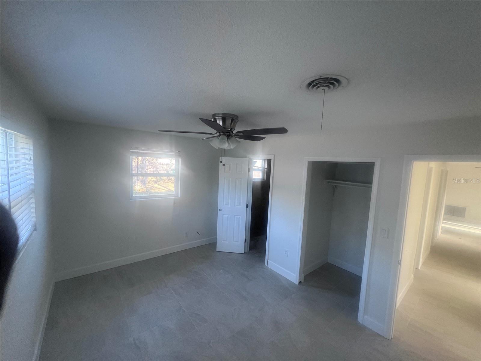 323 Scotland Dr Property Photo 7