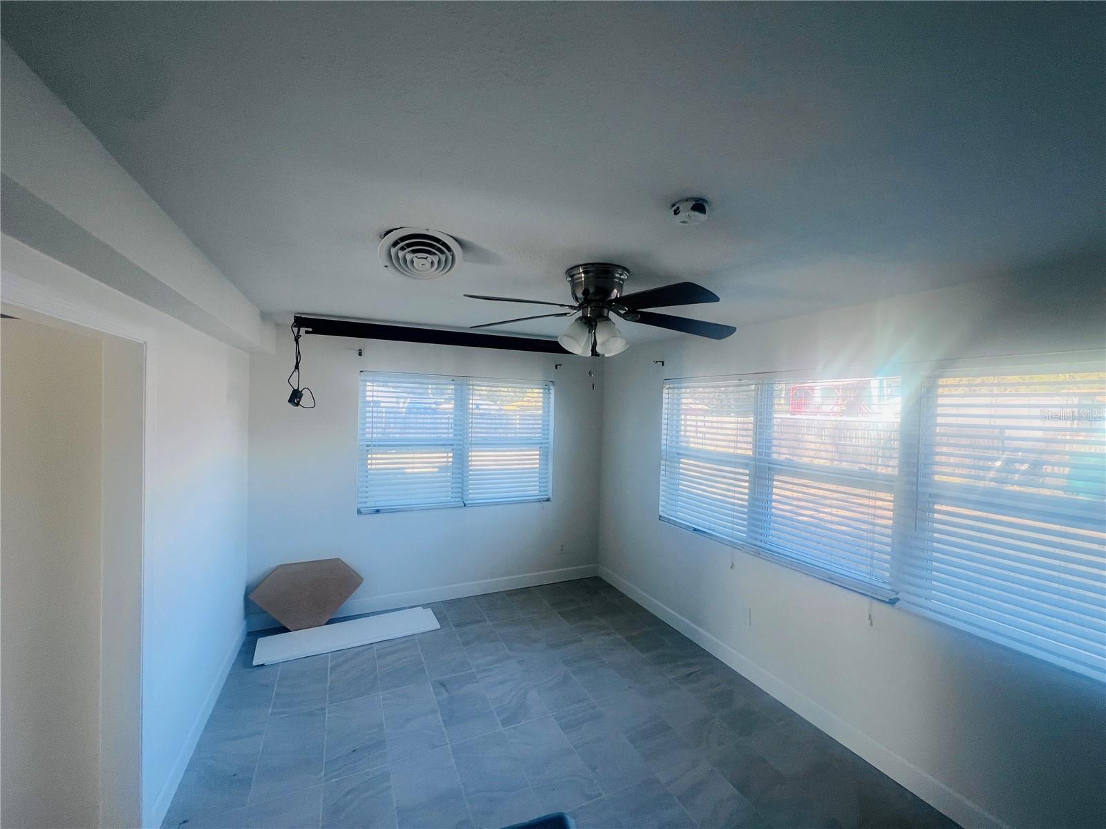 323 Scotland Dr Property Photo 12