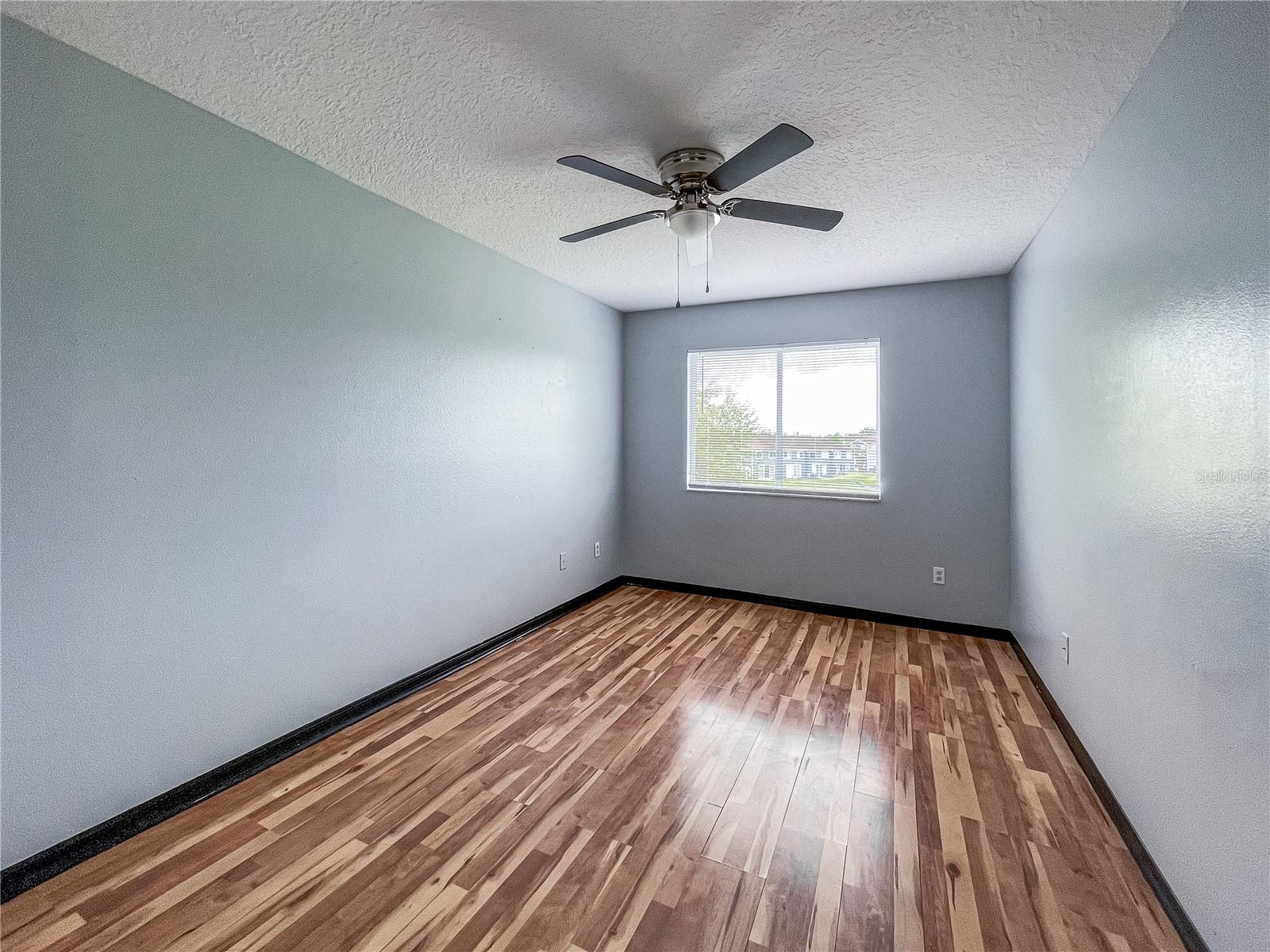 402 Orchid Dr #main Unit Property Photo 8
