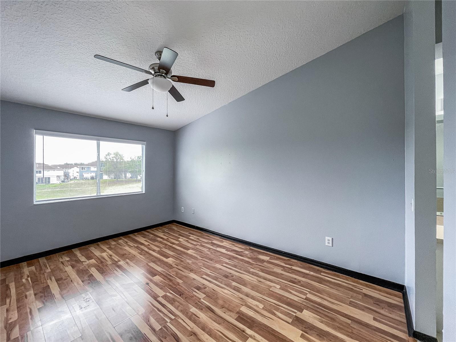 402 Orchid Dr #main Unit Property Photo 9