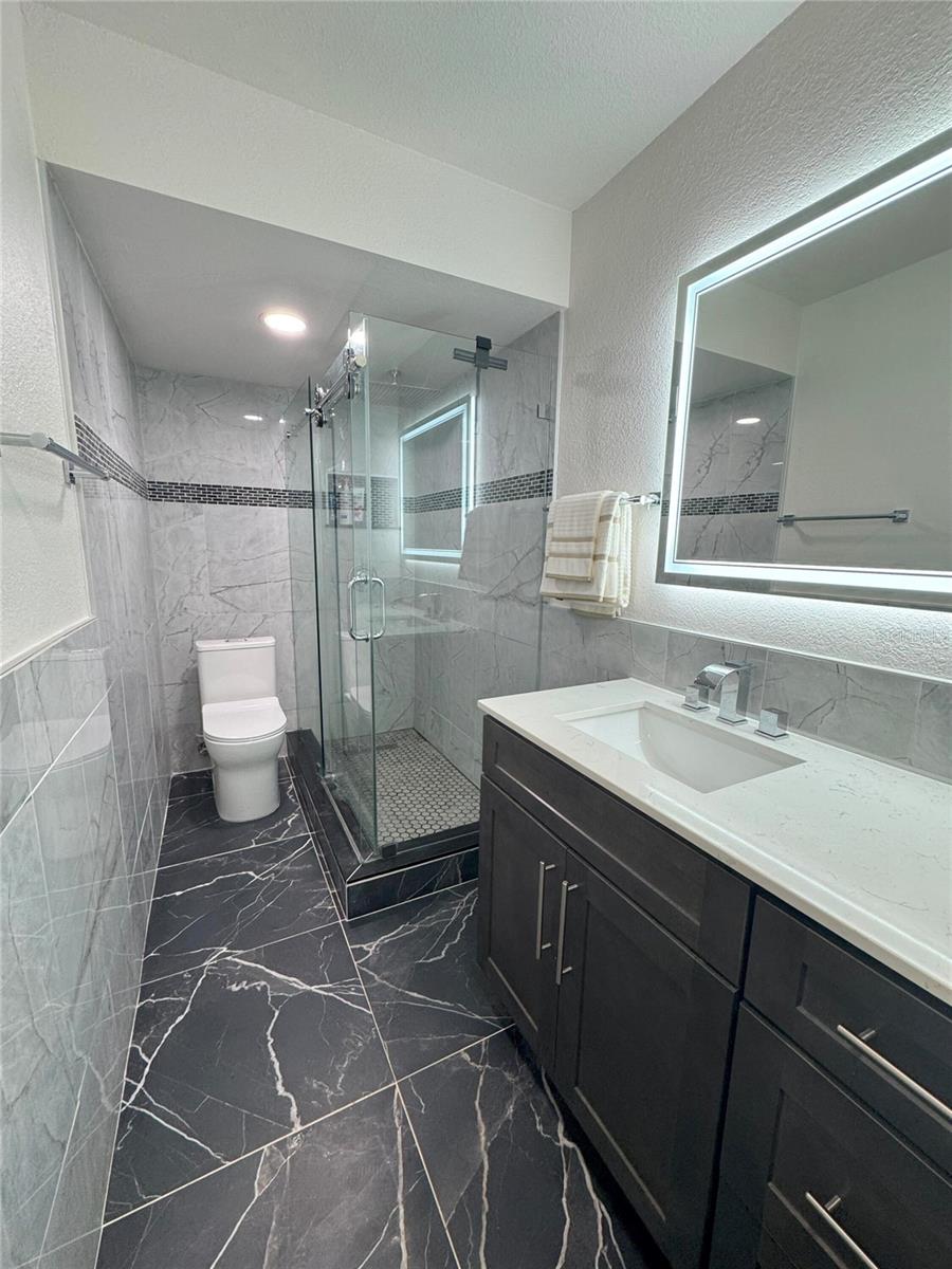 11485 Oakhurst Rd #-211 Property Photo 17