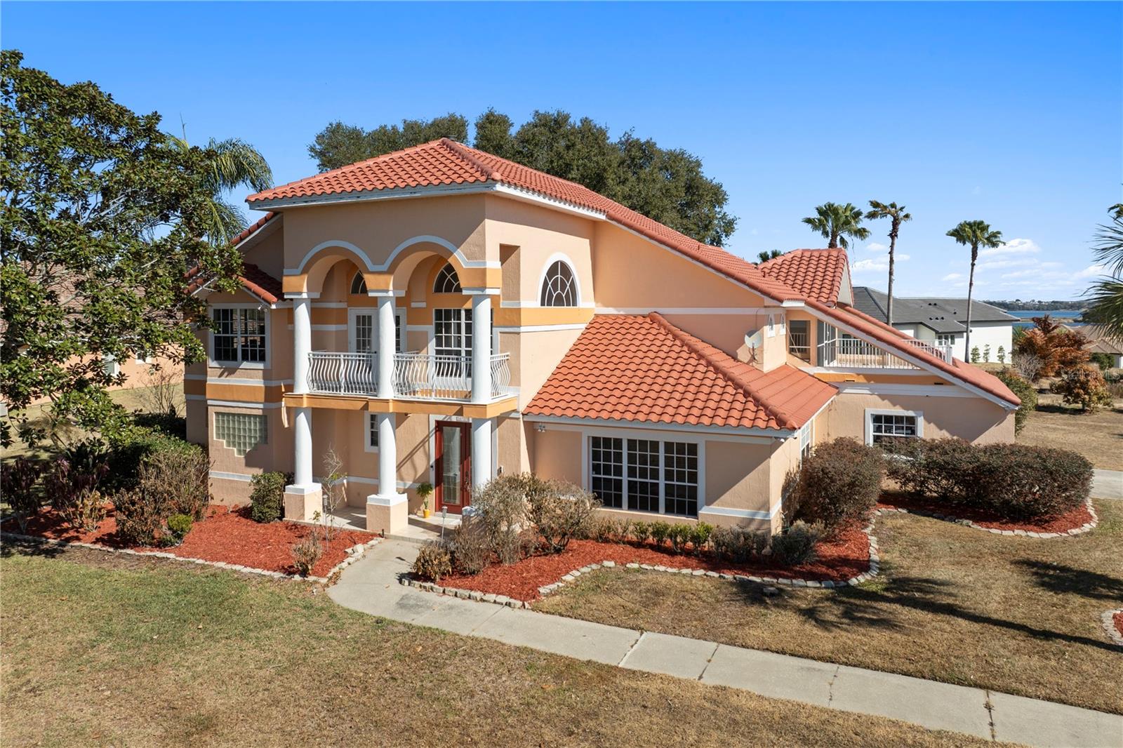 16727 Royal Palm Dr Property Photo 1
