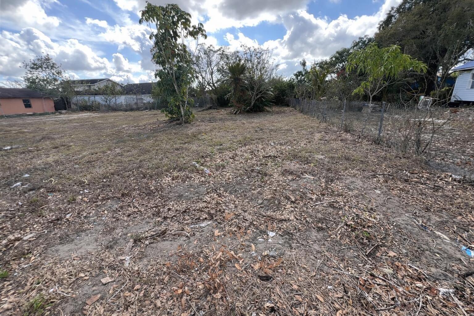 841 Booker Ave Property Photo 2