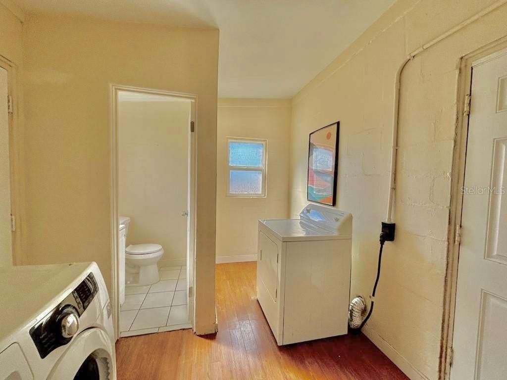 4314 Silver Star Rd Property Photo 11