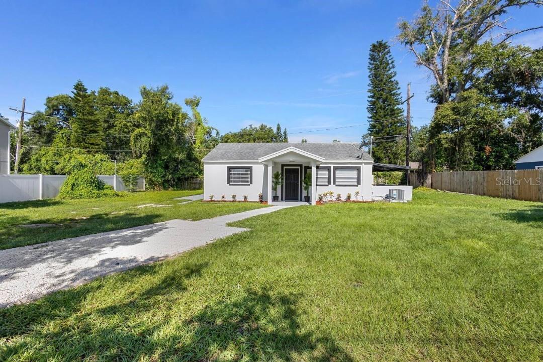 2600 S CRYSTAL LAKE DR
