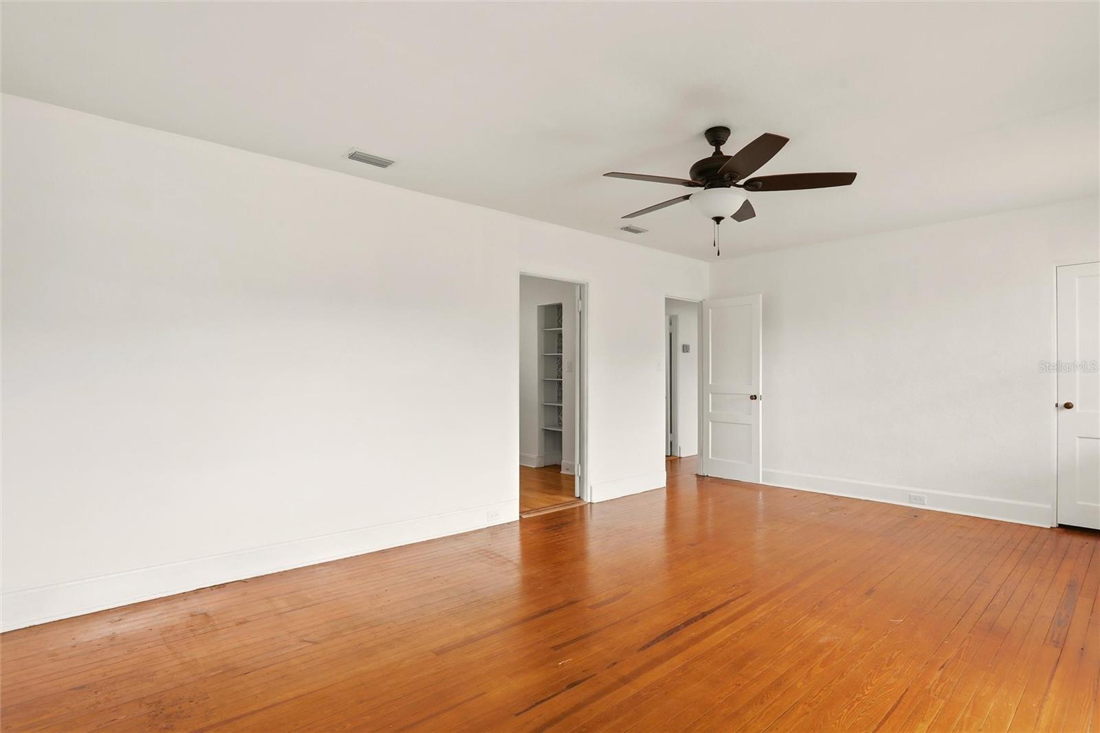 404 W Whidden St Property Photo 6