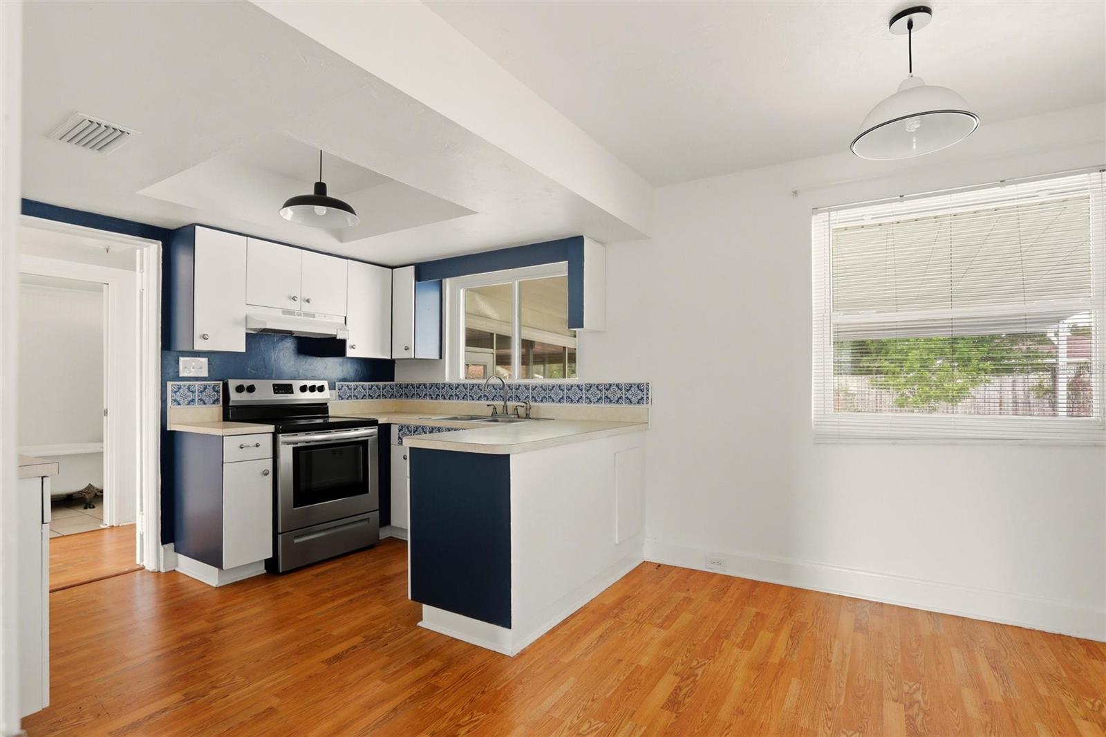 404 W Whidden St Property Photo 8