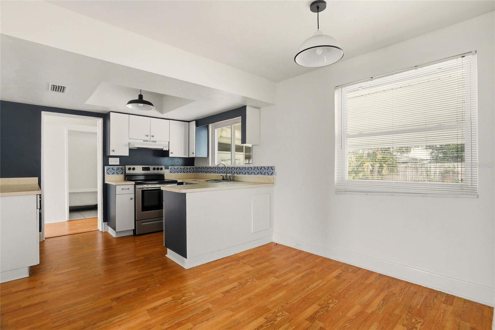 404 W Whidden St Property Photo 11