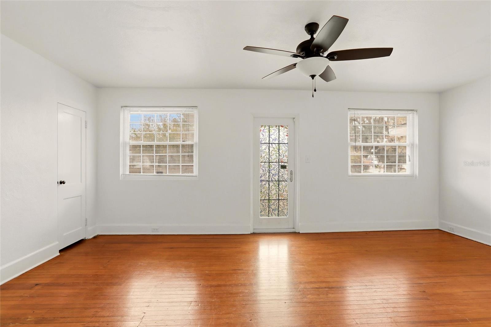 404 W Whidden St Property Photo 12